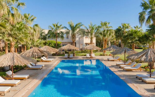 Tamra Beach Resort