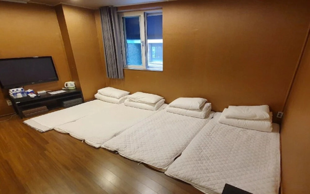 Jongno Susong Guesthouse