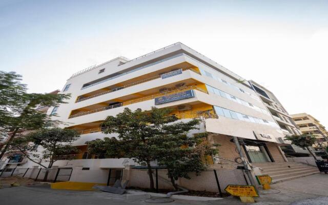 Yellow Bells Signature