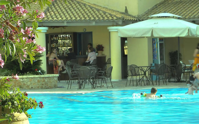 Karavostasi Beach Hotel