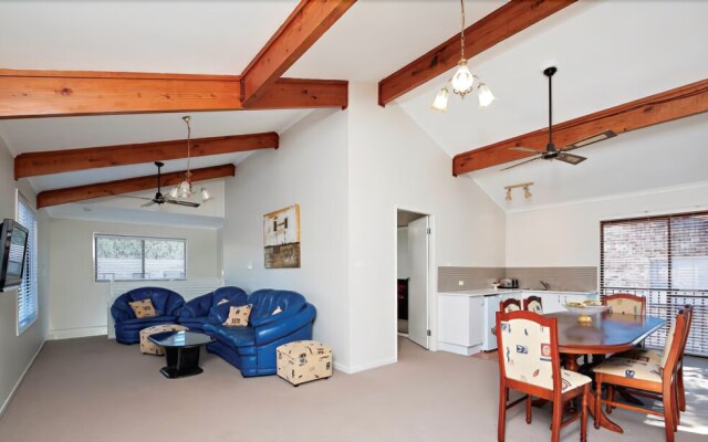 Little Beach House, 8 Mistral Close