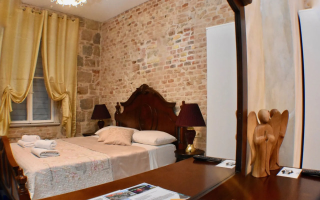 PIETRA ROSSA Luxury Rooms