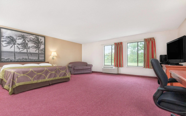 Super 8 by Wyndham Vincennes
