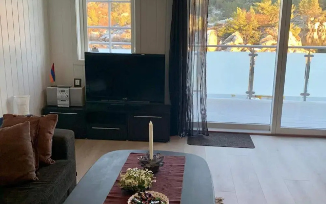 Four-Bedroom Holiday home in Urangsvåg