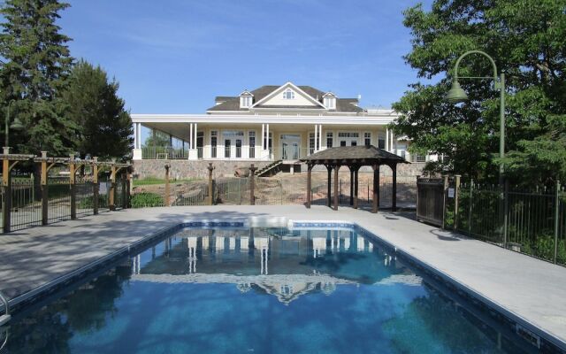 The Burleigh Falls Inn & Suites