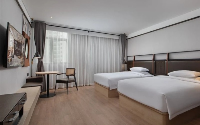 Shanghai Pudong Tongpai Hotel