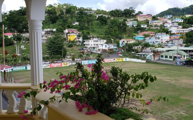 Unit 5/6 Private Apartment - Roseau