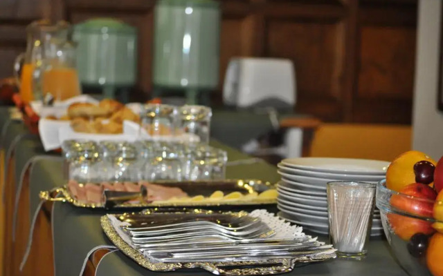 Hotel Arona