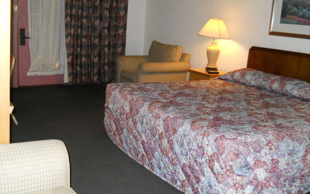 The Cactus Cove Inn and Suites