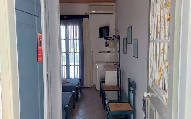 Isalos rooms on the beach