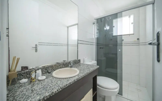 896 - Cobertura com piscina e vista mar