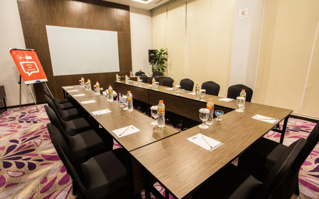 Bigland Hotel & Convention Sentul