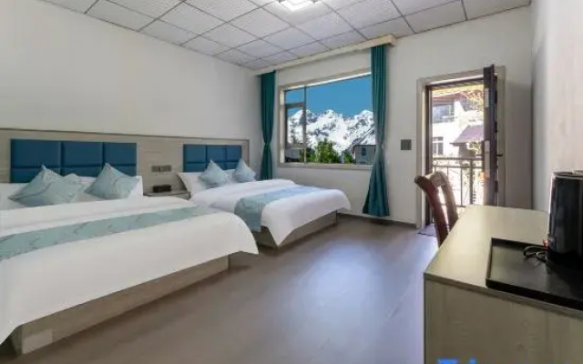 Kangding Yilin Qingshe B&B