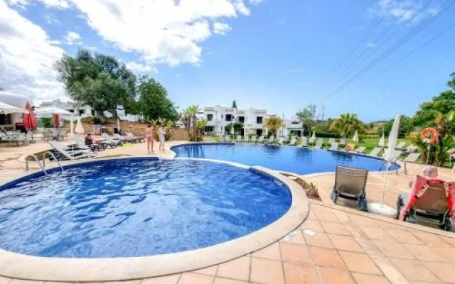 #025 Relaxing and Quiet House with Pool