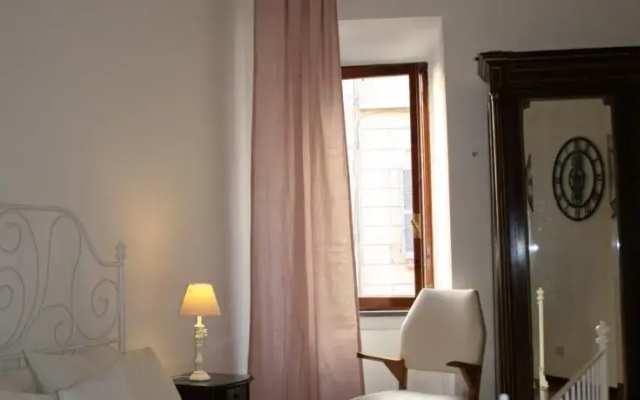 RomAntique Suites