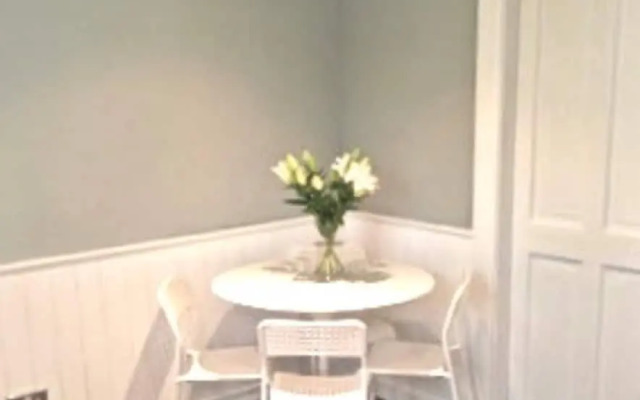 1 Bedroom House in Ranelagh