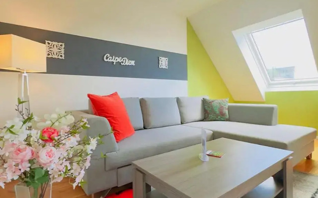 Elegant Duplex Danube Canal