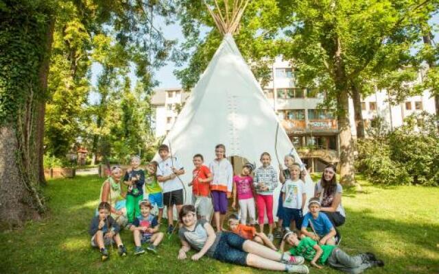 Youth Hostel Proteus Postojna