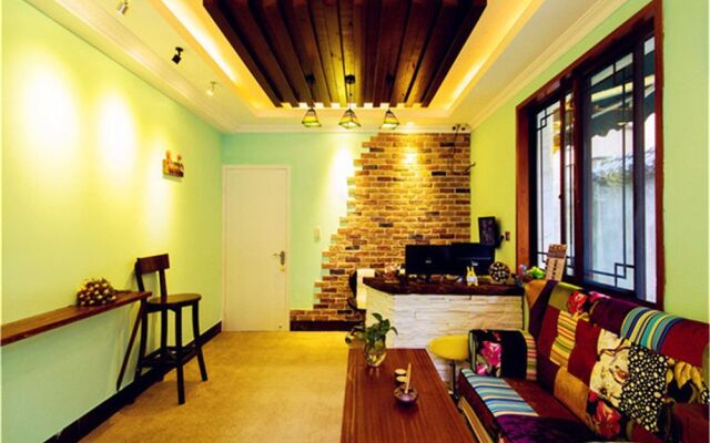 Hangzhou Poke Theme Guest House