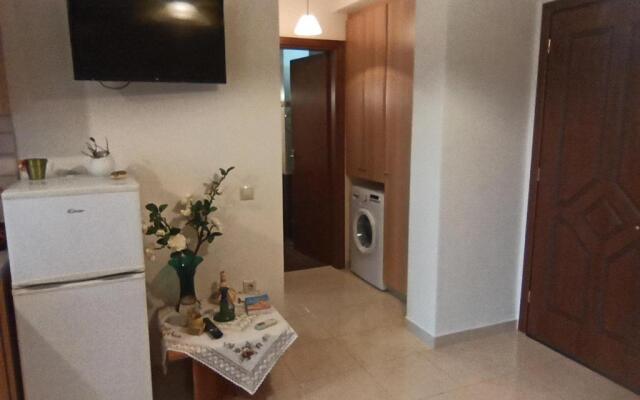 Elisso Apartment