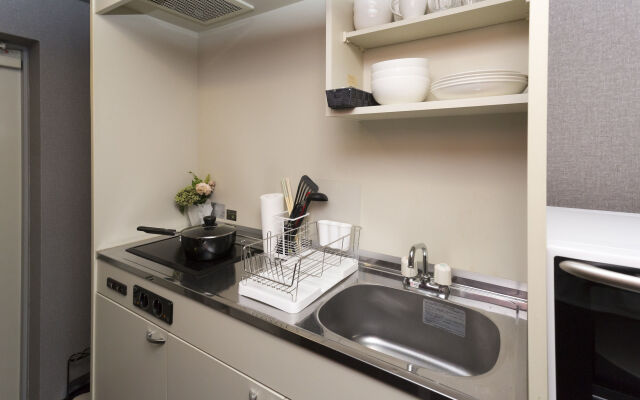 Rinn Sanjo Ohashi East