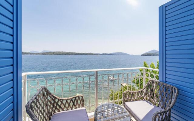 Lefkada Blue Luxury Apartments, Perigiali A7 top floor