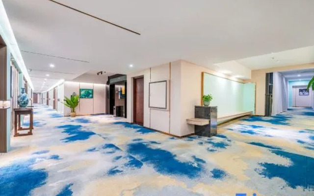 Yangshuo Xiangshan international hotel