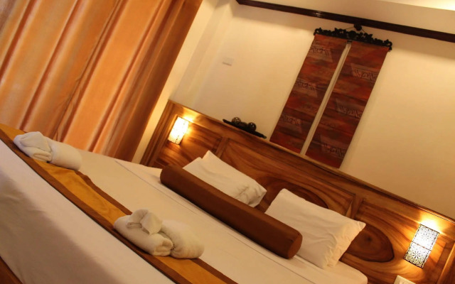 Palms Cove Resort