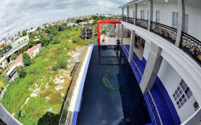 Tam Chau Luxury Hotel