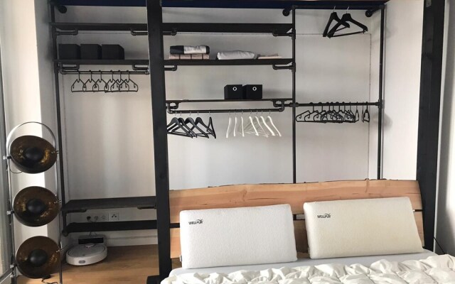 Business/holiday Apartment With Whirlpool
