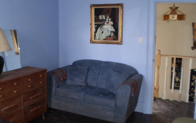 Actinolite Bed & Breakfast
