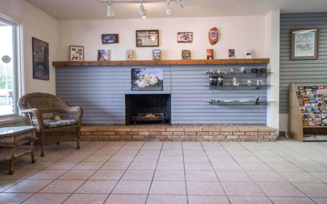 Deer Lodge Motel