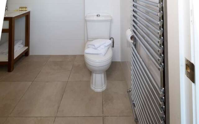 Three Horseshoes Inn