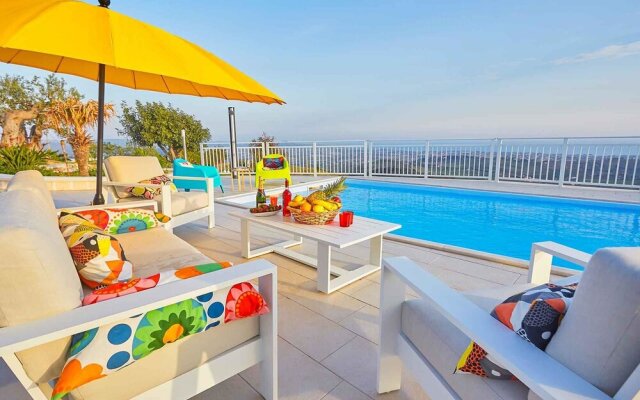 Villa With In Favara With Wonderful Sea View Private Pool