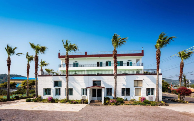 Jeju Olleh Windmill Pension and Guesthouse