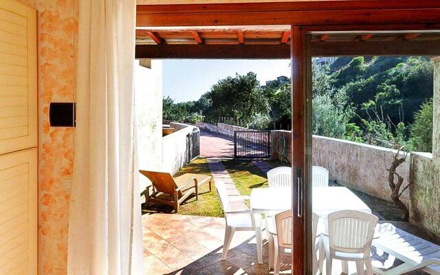 Apartment in Cannegione with communal terrace