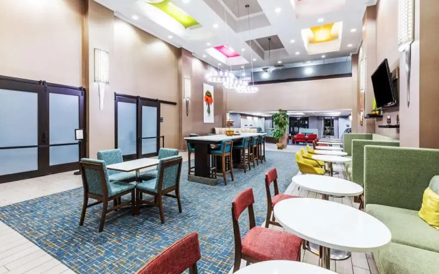 Hampton Inn & Suites Tulsa-Woodland Hills 71st-Memorial