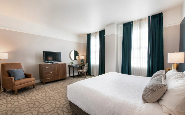 Magnolia Hotel Omaha