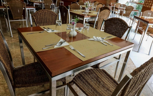 Papyrus Tropical Hotel