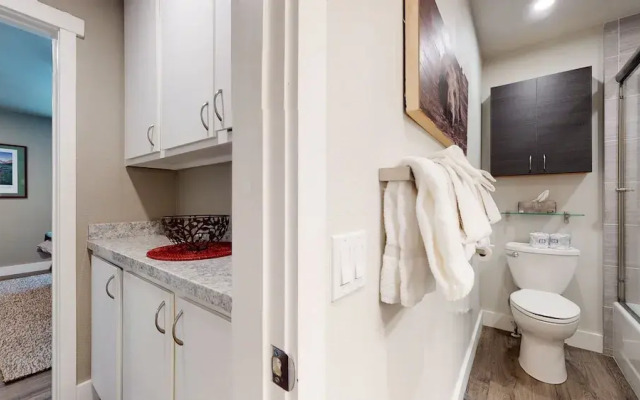 Mammoth Creek 13 1 Br Condo by RedAwning