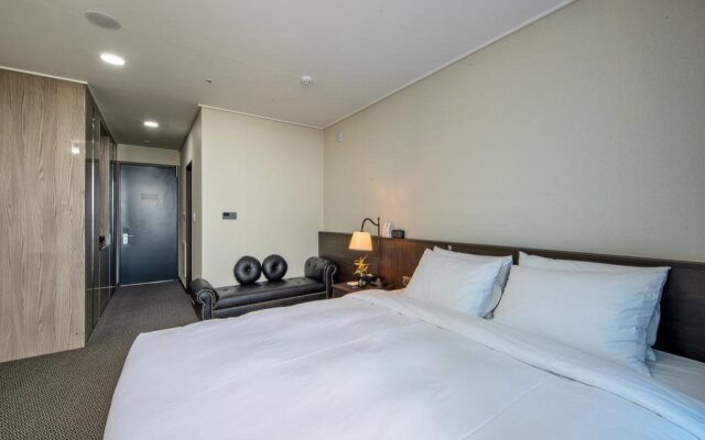 Riviera Incheon Airport Hotel