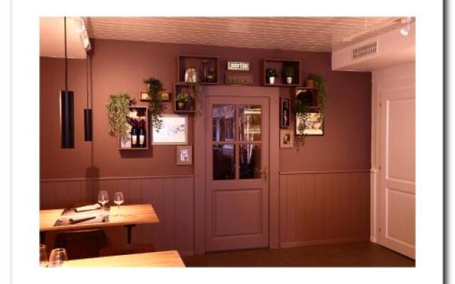 Hotel-Rotisserie La Tour Rouge