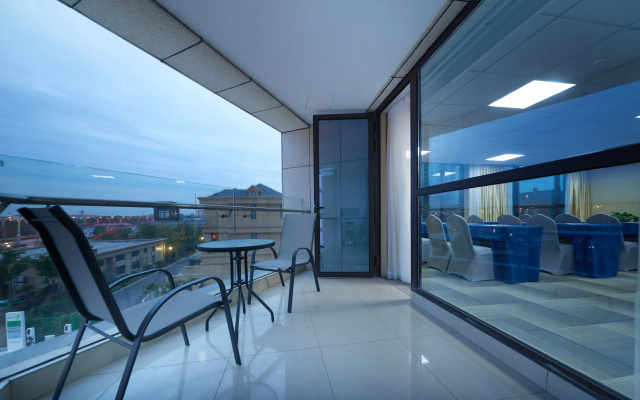 Holiday Inn Express Shanghai Jiading Industry Park by IHG