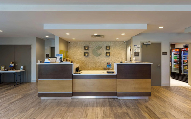 Comfort Inn & Suites