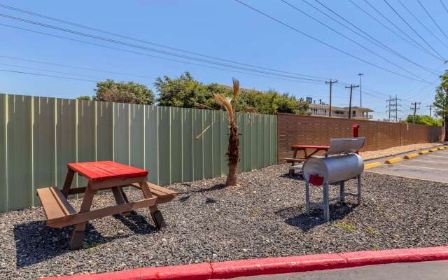 Econo Lodge Near Lackland Air Force Base-SeaWorld