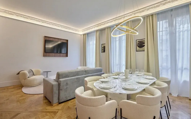 Luxurious Matignon/saint Honore Apartment