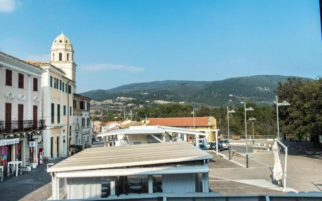 S35 - Sirolo, Trilocale in Piazza Con Vista Mare