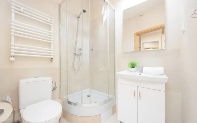 Cozy Apartment for 5 by Renters