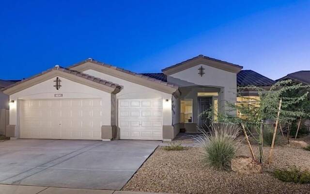 Pleasant Surprise By Signature Vacation Rentals