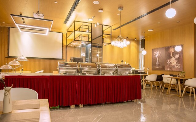 Ibis Styles Zhengzhou Internatio